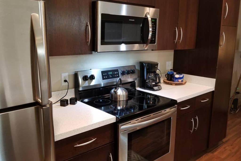 Old Fort Loft King & Queen Suites Nearest Accomodation To Marshals Museum Power Your Ev For Free! Fort Smith Luaran gambar