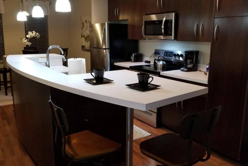 Old Fort Loft King & Queen Suites Nearest Accomodation To Marshals Museum Power Your Ev For Free! Fort Smith Luaran gambar