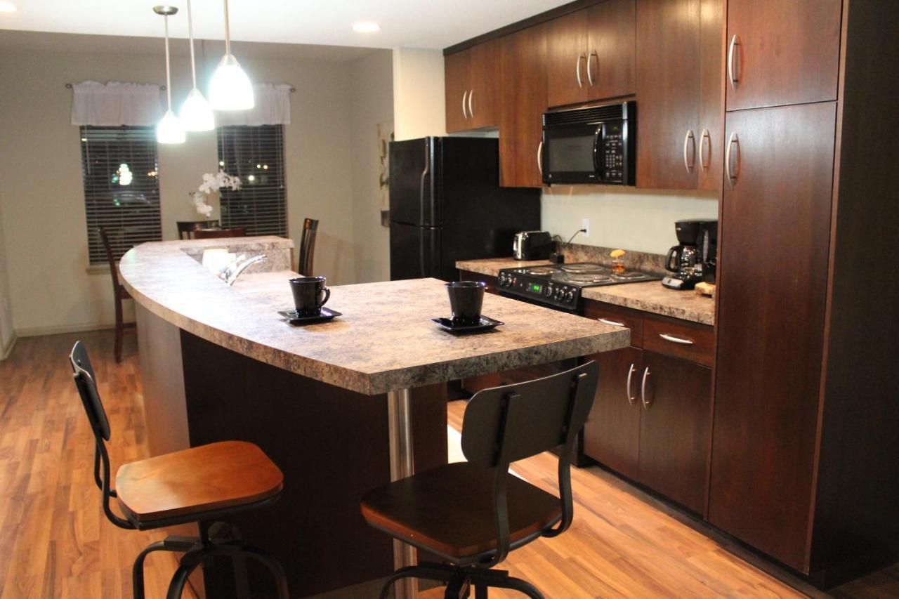 Old Fort Loft King & Queen Suites Nearest Accomodation To Marshals Museum Power Your Ev For Free! Fort Smith Luaran gambar