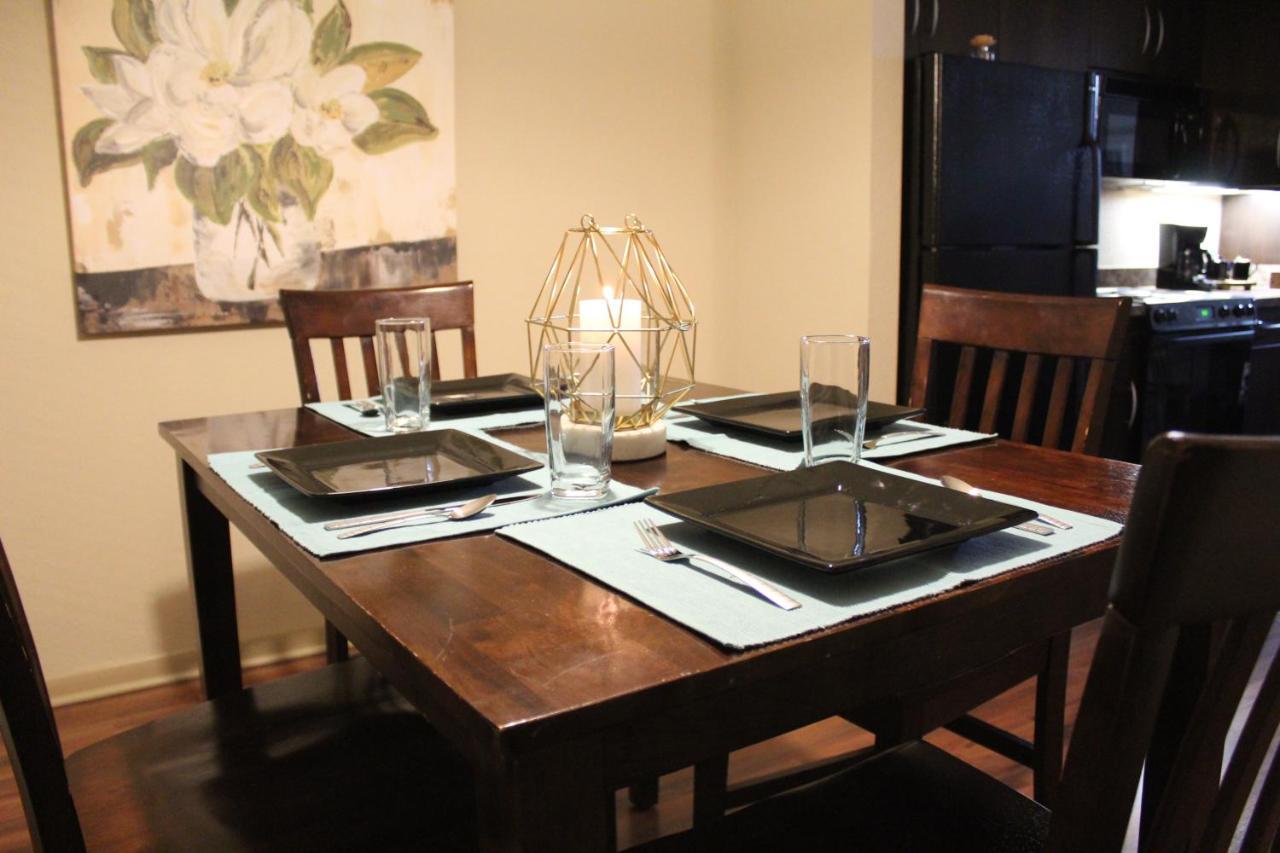 Old Fort Loft King & Queen Suites Nearest Accomodation To Marshals Museum Power Your Ev For Free! Fort Smith Luaran gambar
